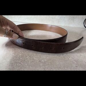 Calvin Klein Size M Genuine Brown
Italian Alligator Calfskin belt 642006